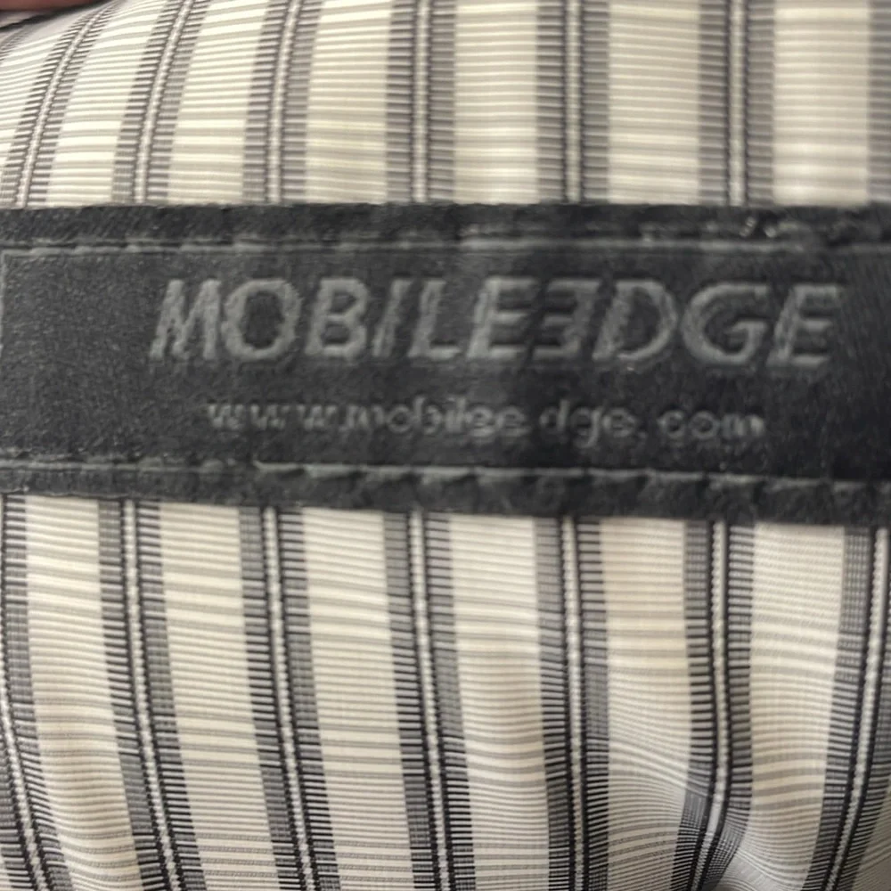 Mobile Edge Gray/Black 17.3″ Laptop Backpack